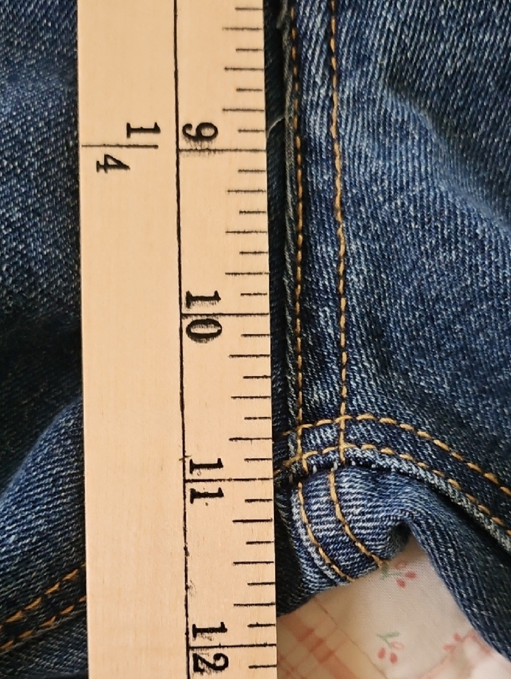 Curve Appeal - Mid-rise Relaxed Fit Jeans- Size 4/27 - Picture 5 of 11